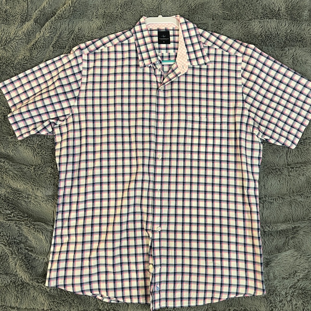 Taylor Byrd casual button down shirt